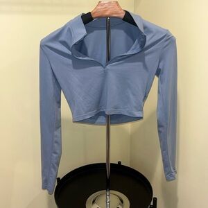 BASIC LONG SLEEVE LIGHT BLUE CROPPED QUARTER ZIP